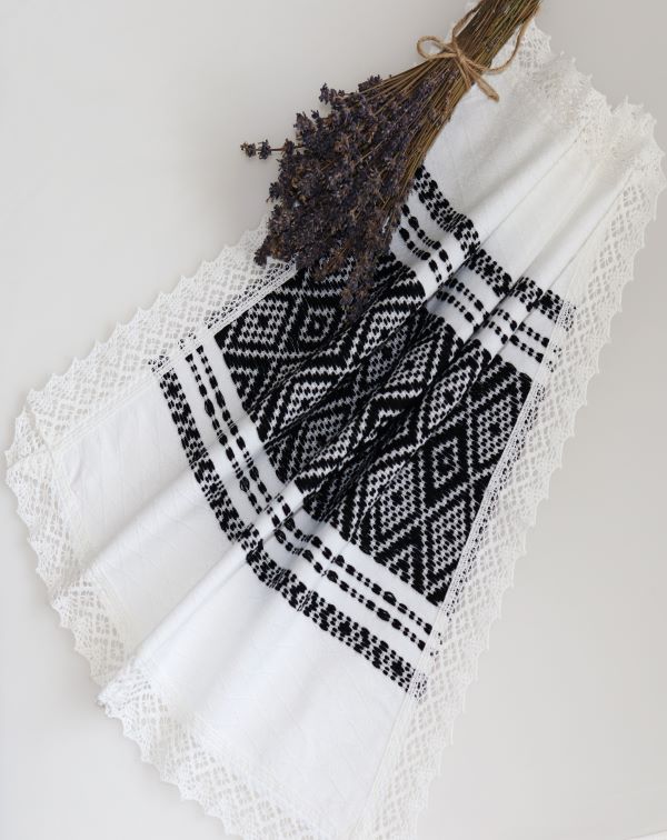 1666872138-38-mileu cu negru.JPG